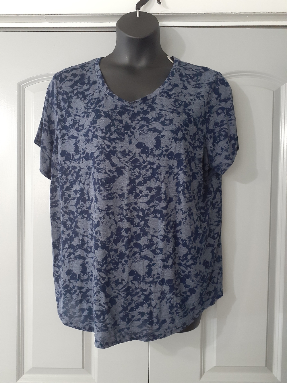 tek gear Navy Burnout V-Neck Short Sleeve Top